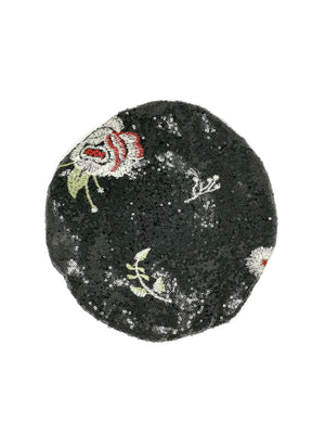 Berretto nero in paillettes con fiori bianchi ricamati