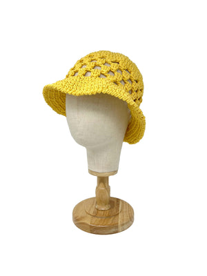 Cappello da pescatore giallo fatto a mano all'uncinetto