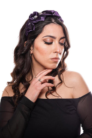 Cerchietto modello "Nina" in satin viola con pietre