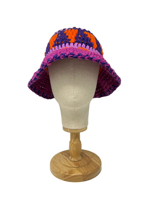 Cappello da pescatore all'uncinetto in lana etnica viola e arancione